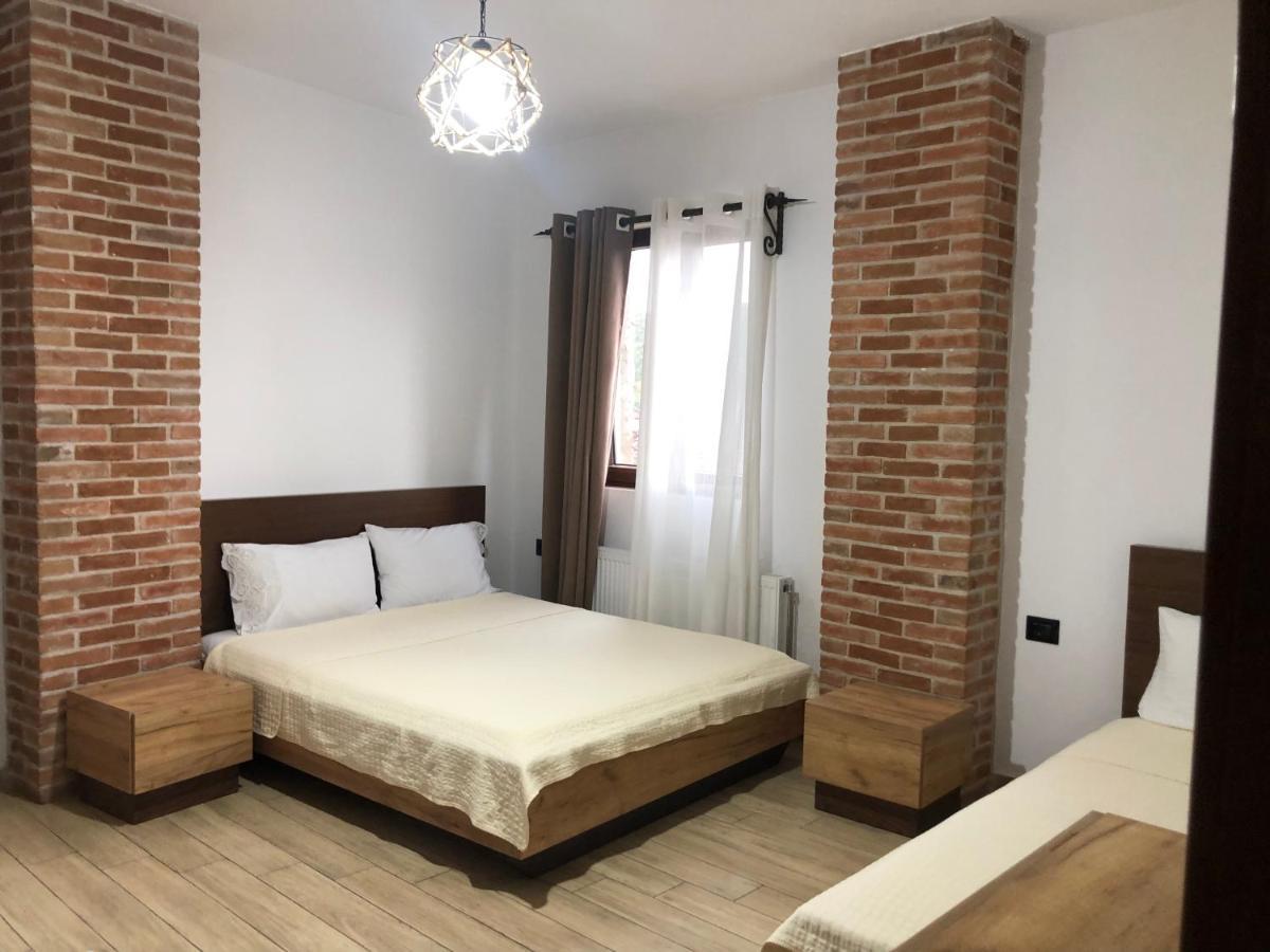 Vila Ilo Tushemisht Екстериор снимка